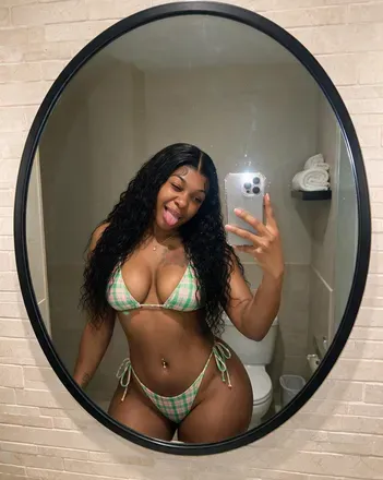 OnlyFans cuenta badbarbieee0 header 2