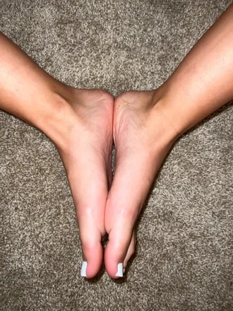 OnlyFans cuenta feetbytootsiefree header 2