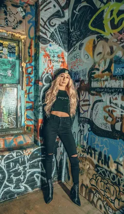 OnlyFans account  royouknow header 2