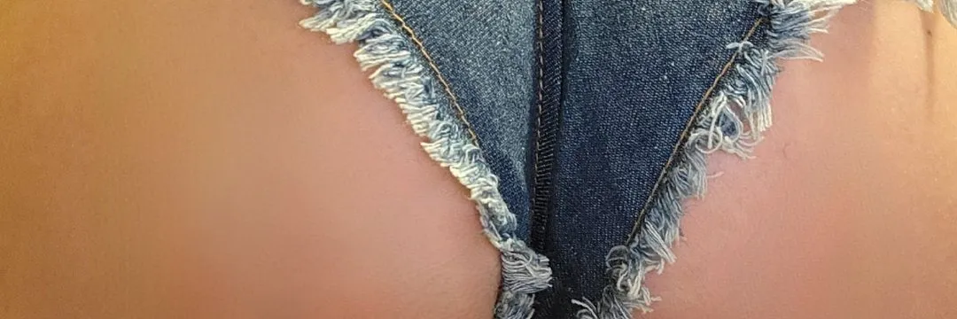 OnlyFans account  lovelylunasden header 2
