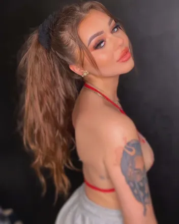 OnlyFans cuenta ava_rosex header 2