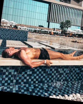 OnlyFans cuenta justjustus header 2