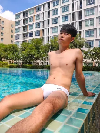 OnlyFans cuenta hecallme_kitti header 2