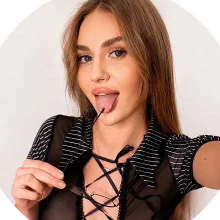 OnlyFans of juli_sweet
