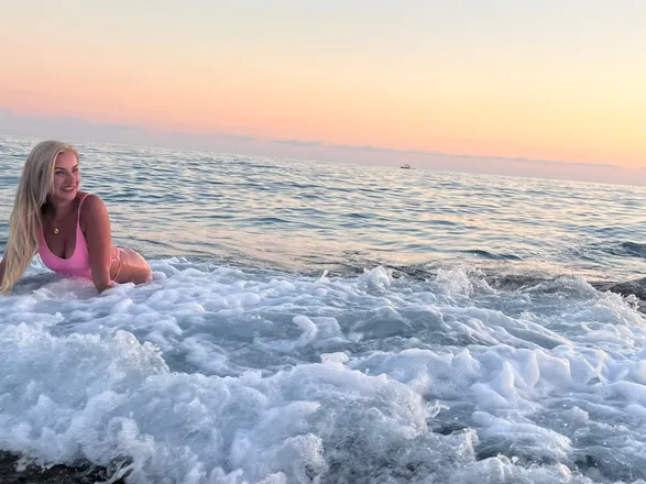 OnlyFans cuenta blonde-fire header 2