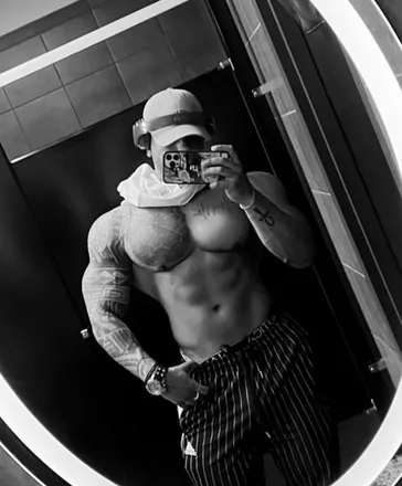 OnlyFans of chriixsz