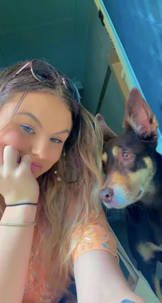 OnlyFans cuenta holli.clemo header 2