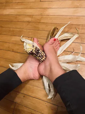 OnlyFans cuenta realcurvyfeet header 2