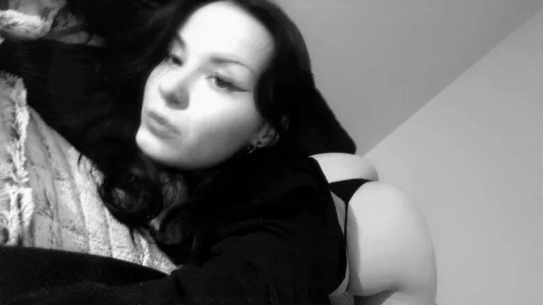 OnlyFans cuenta bratty_poison header 2