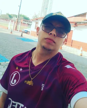 OnlyFans cuenta u332018766 header 2