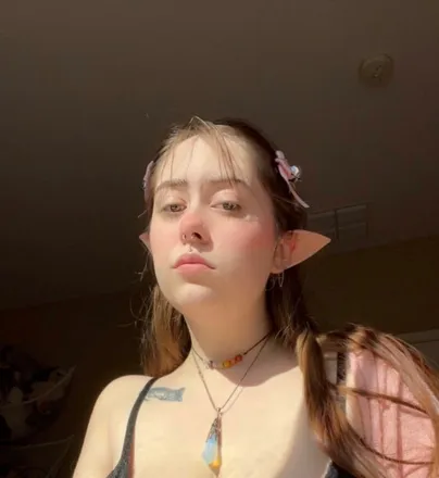 OnlyFans cuenta littlepetelf header 2