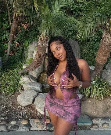 OnlyFans cuenta thecomptonbarbie header 2