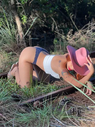 OnlyFans account  amandavaqueiraoficiall header 2
