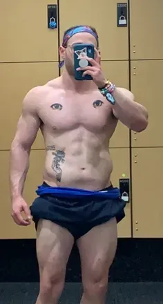 OnlyFans cuenta calabrianpear avatar 1