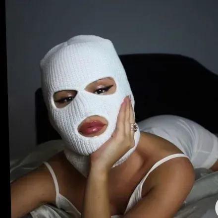 OnlyFans cuenta masked.models header 2