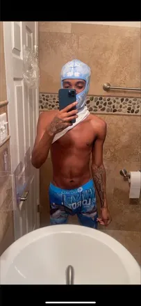 OnlyFans cuenta tweez_miller header 2
