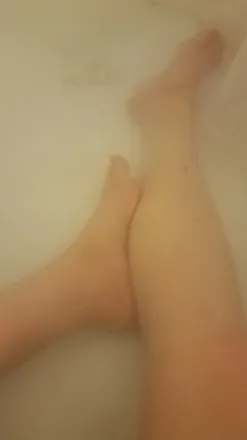 OnlyFans account  sexylittlebabewithlegs header 2