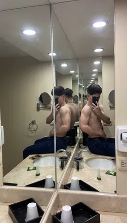 OnlyFans cuenta aramvrmz header 2