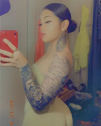 OnlyFans cuenta therealkarmaa avatar 1