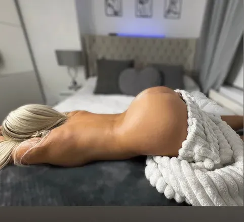 OnlyFans cuenta aribellaxoxo1 header 2