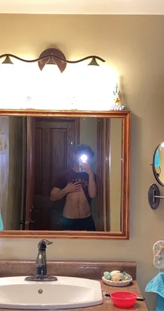 OnlyFans cuenta collegeboy19 header 2