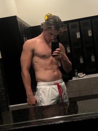 OnlyFans cuenta castlebrown18of header 2