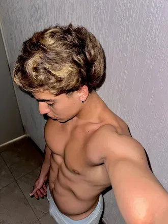 OnlyFans account  sebas698 avatar 1