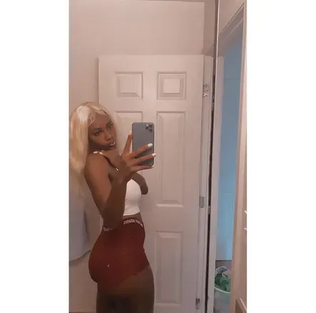 OnlyFans cuenta chocolatetastebetterrr avatar 1