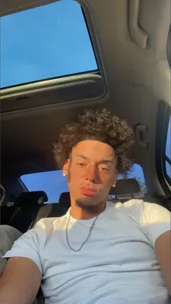 OnlyFans account  zay110022 avatar 1