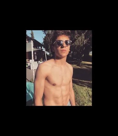 OnlyFans cuenta theyoungprofessor header 2