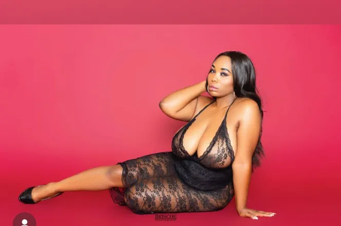 OnlyFans cuenta bustysapphire34 header 2