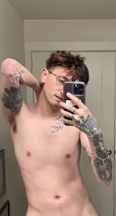 OnlyFans cuenta hungtattedtwink avatar 1