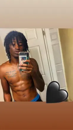 OnlyFans cuenta prettychocolatedick avatar 1