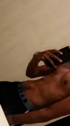 OnlyFans cuenta leo_raww header 2
