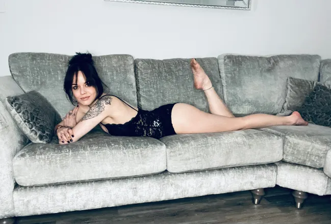 OnlyFans cuenta maevesilver header 2