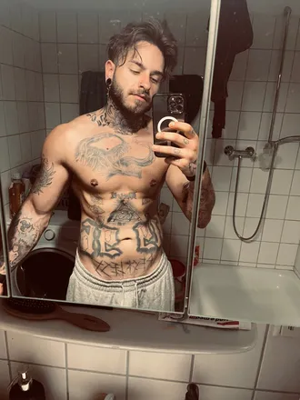 OnlyFans account  toba96 header 2