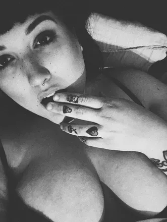 OnlyFans account  phoenixviolet avatar 1