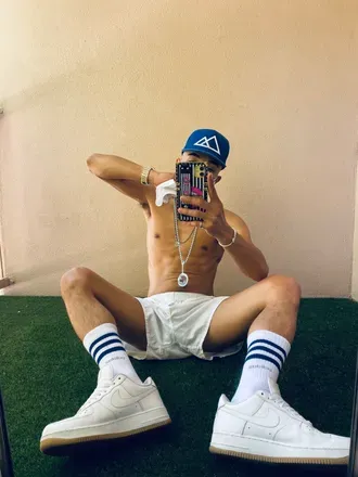 OnlyFans cuenta beachball avatar 1
