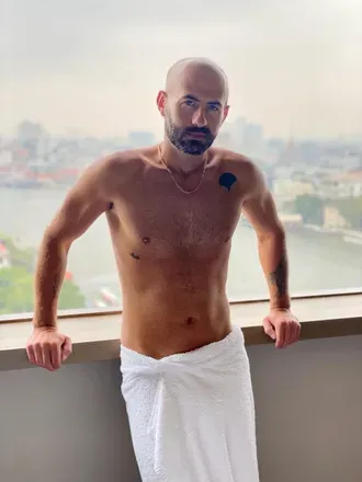 OnlyFans account  yonimaestro avatar 1