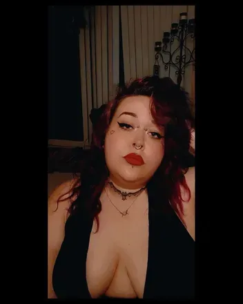 OnlyFans account  milkymommy420 avatar 1