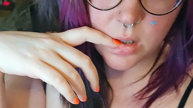 OnlyFans account  mommygoth420 header 2