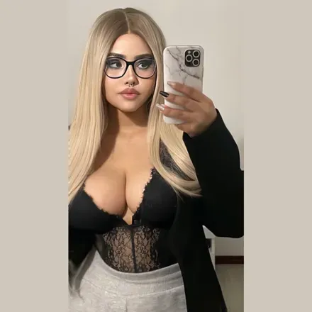 OnlyFans account  chloemiller21 avatar 1