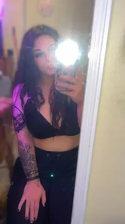 OnlyFans of yikesitslex