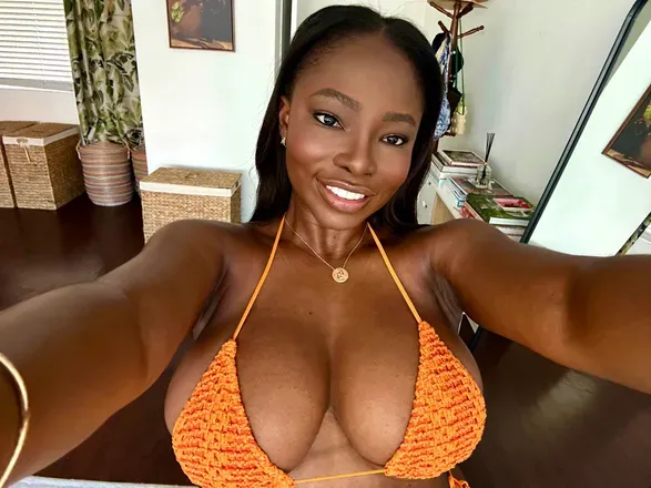 OnlyFans de belleworldxo