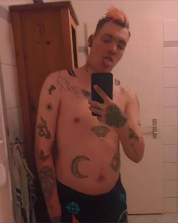 OnlyFans cuenta maikiii_offiziell header 2