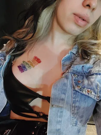OnlyFans account  vickyfm header 2