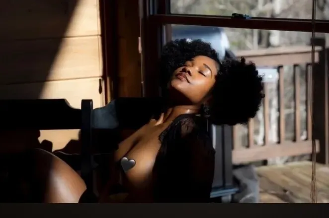 OnlyFans account  naobi.asanti header 2