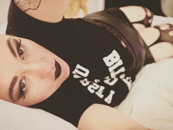 OnlyFans cuenta queerlyclover header 2