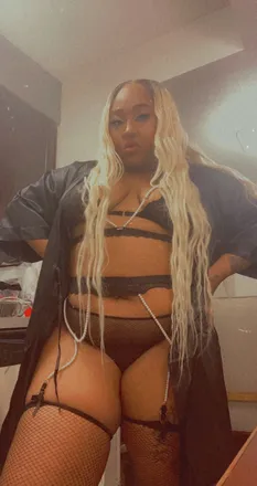 OnlyFans cuenta lickmycharmz header 2