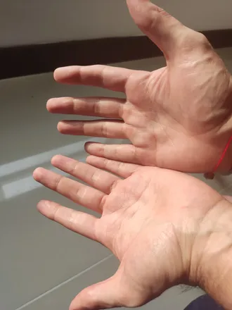 OnlyFans cuenta manhands_med header 2